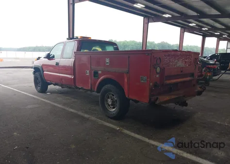 2001 Chevrolet Silverado C2500 Heavy Duty z USA, uszkodzony, nr VIN 1GCHC29U01E264965
